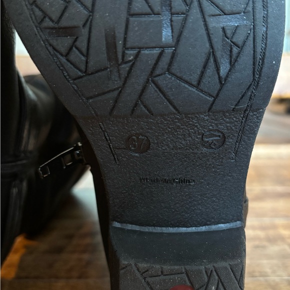 Black Knee-High Boots with Buckle Detail - Picture 4 of 7